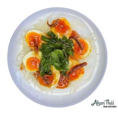 Trứng lòng đào sốt me