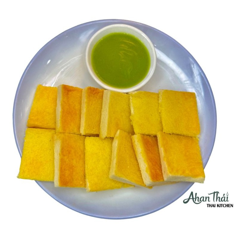 Bánh mì sốt lá dứa